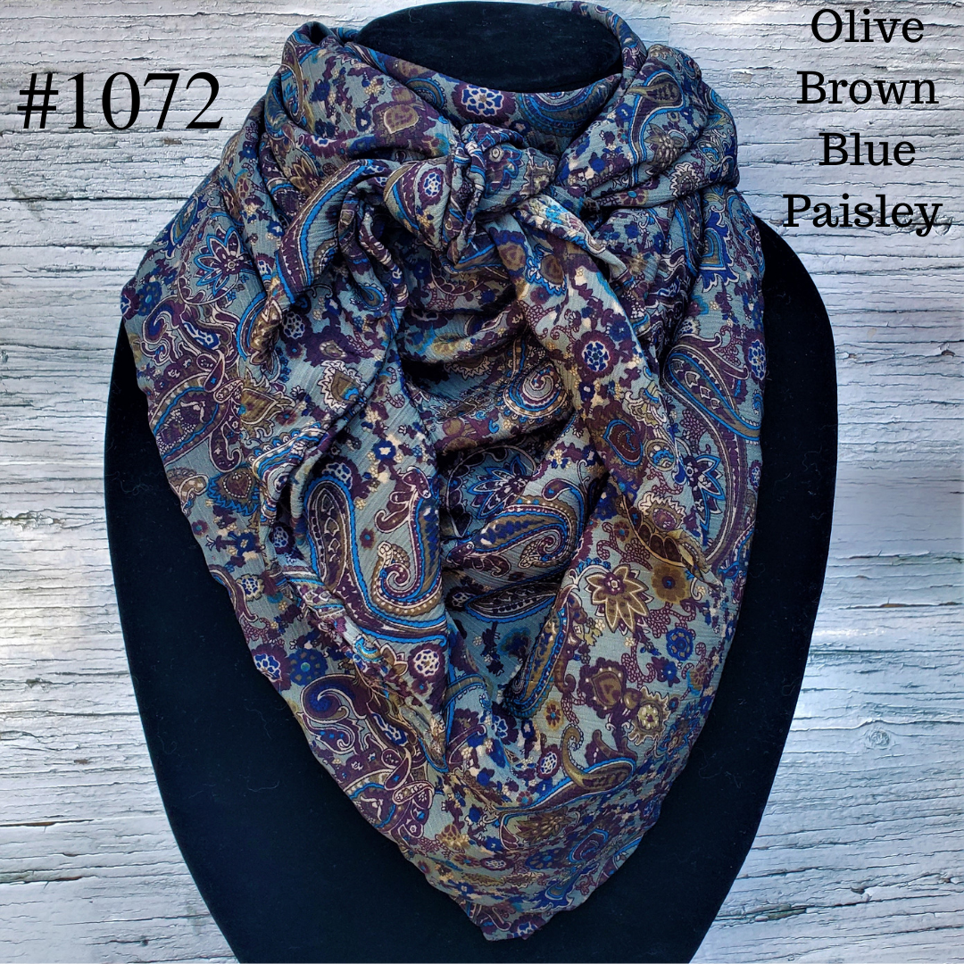 Foulard Western Cowgirl Imprimé Vache - 36" X 36" En Polyester Charmeuse - Neuf Avec étiquette